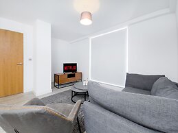 Cosy 2 Bedroom 2 Bath Apartment With Free Parking