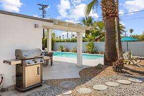 Club 915 Getaway- Pool BBQ and Pet Friendly