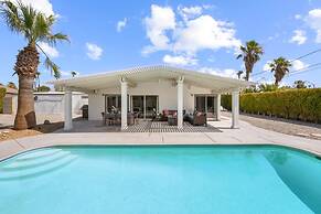 Club 915 Getaway- Pool BBQ and Pet Friendly