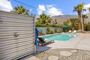 Club 915 Getaway- Pool BBQ and Pet Friendly