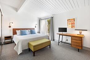 Club 915 Getaway- Pool BBQ and Pet Friendly