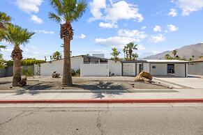 Club 915 Getaway- Pool BBQ and Pet Friendly