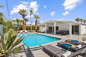 Club 915 Getaway- Pool BBQ and Pet Friendly