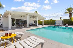 Club 915 Getaway- Pool BBQ and Pet Friendly