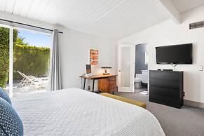 Club 915 Getaway- Pool BBQ and Pet Friendly