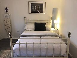 Hackney E5 - Perfect for Couples Getaway