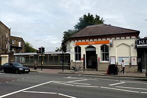 Hackney E5 - Perfect for Couples Getaway