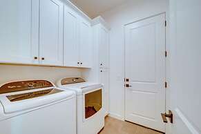 Hiker's Retreat w/ Furnished Patio in Rimrock!