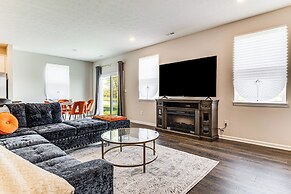 5 Mi to Fort Harrison: Home w/ Pool Access!