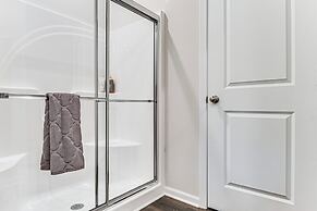 5 Mi to Fort Harrison: Home w/ Pool Access!