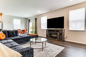 5 Mi to Fort Harrison: Home w/ Pool Access!