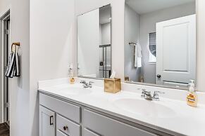 5 Mi to Fort Harrison: Home w/ Pool Access!