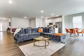 5 Mi to Fort Harrison: Home w/ Pool Access!