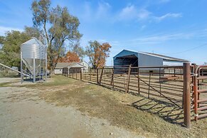 15 Mi to La Cygne Lake: Peaceful Ranch Home