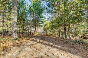 Keshena Lake House: Fire Pit, Deck