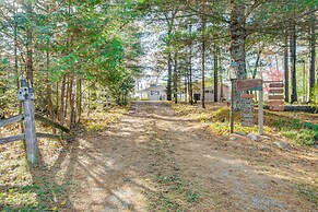 Keshena Lake House: Fire Pit, Deck