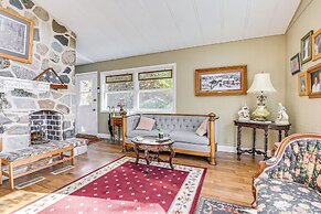 Keshena Lake House: Fire Pit, Deck