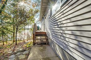 Keshena Lake House: Fire Pit, Deck