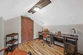 Indoor Pool, Gym & More: Catskills 'retreat House'