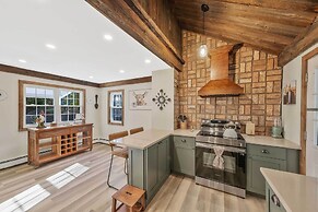 Indoor Pool, Gym & More: Catskills 'retreat House'