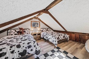 Indoor Pool, Gym & More: Catskills 'retreat House'