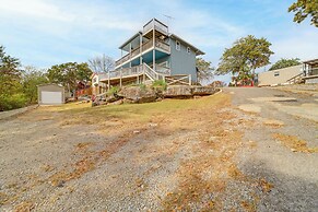 Fire Pit + Stunning Views: Lake Eufaula Retreat!