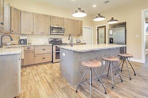 Scenic Views, Fire Pit: Texas Hill Country Getaway