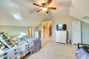 Deck & Fire Pit: Peaceful Home in Elmira