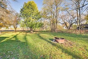 Deck & Fire Pit: Peaceful Home in Elmira