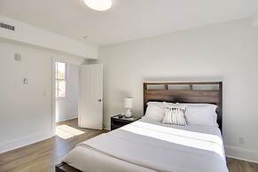 Walk to Bowen's Wharf: Condo in Dtwn Newport