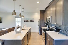 Walk to Bowen's Wharf: Condo in Dtwn Newport