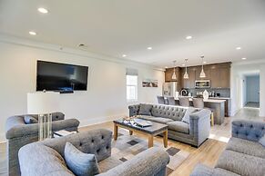 Walk to Bowen's Wharf: Condo in Dtwn Newport
