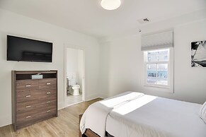 Walk to Bowen's Wharf: Condo in Dtwn Newport