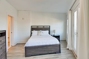 Walk to Bowen's Wharf: Condo in Dtwn Newport