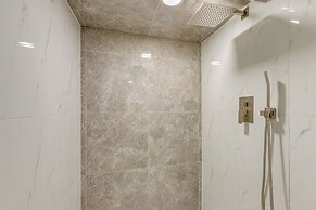 Wash Park Access: Denver Apt w/ Outdoor Dining!