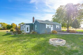 5 Mi to Lake: Port Clinton Home w/ Gazebo & Grill!