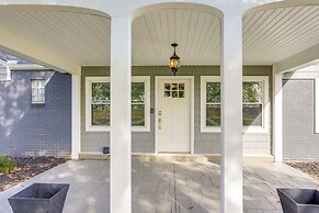 5 Mi to Lake: Port Clinton Home w/ Gazebo & Grill!