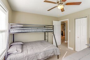 5 Mi to Lake: Port Clinton Home w/ Gazebo & Grill!