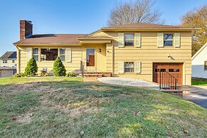 4 Mi to Beach: Furnished Deck at Waterford Home!