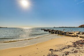 4 Mi to Beach: Furnished Deck at Waterford Home!