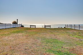 4 Mi to Beach: Furnished Deck at Waterford Home!