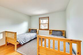 4 Mi to Beach: Furnished Deck at Waterford Home!