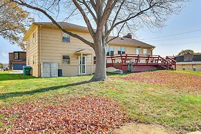 4 Mi to Beach: Furnished Deck at Waterford Home!