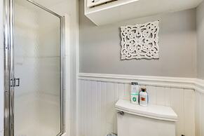 4 Mi to Beach: Furnished Deck at Waterford Home!