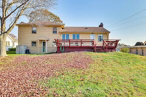 4 Mi to Beach: Furnished Deck at Waterford Home!