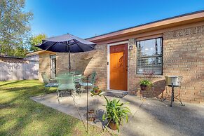 Patio for Al Fresco Dining: Home in Hinesville!