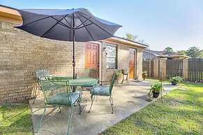 Patio for Al Fresco Dining: Home in Hinesville!