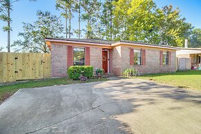 Patio for Al Fresco Dining: Home in Hinesville!