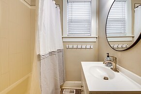 8 Mi to Shoshone Falls: Home w/ Arcade Games!