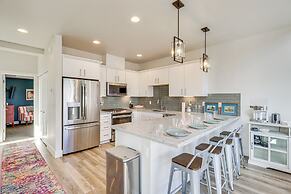 Luxe Midtown Townhome < 2 Mi to Dtwn Reno!